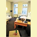 Alex Otel 2*