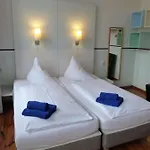 Alex Otel 2*